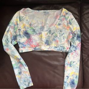 Old Navy Long-Sleeve Voop-Neck Cropped Rashguard Swim Top for Women